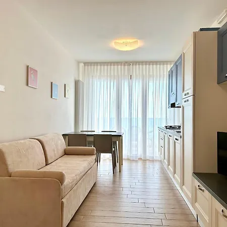 Apartman Emy Fronte Mare-carraro Immobiliare Jesolo-family *