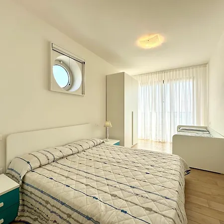 Emy Fronte Mare-carraro Immobiliare Jesolo-family Apartman *